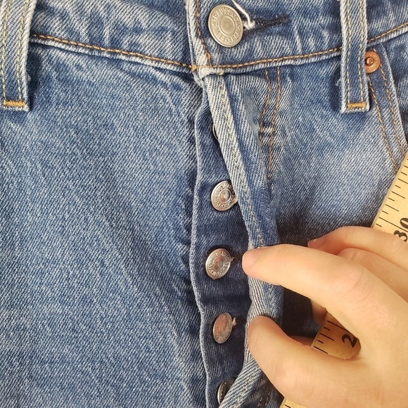 Levi's 501 Button Fly Denim Jeans Straight Leg Size 32 (see measurements) - Picture 5 of 9